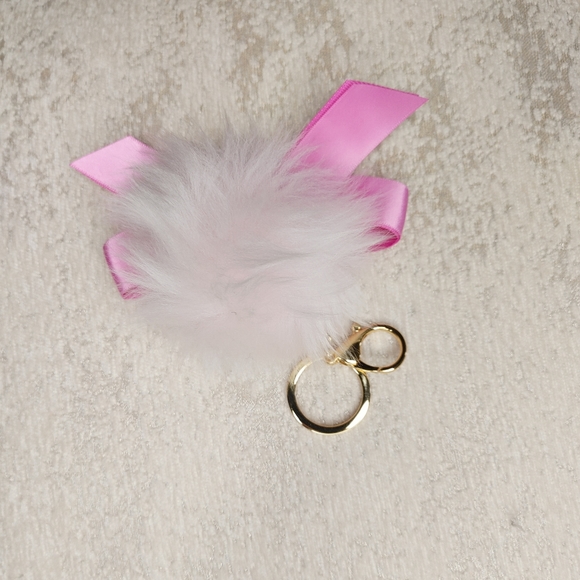 UGG HOLIDAY KEY CHAIN - Picture 2 of 9